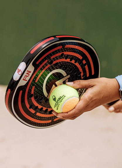 Kit Raquete Beach Tennis Total Fun + 3 Bolas + 3 Overgrips + 1 Fita + Capa - Total Beach Tennis