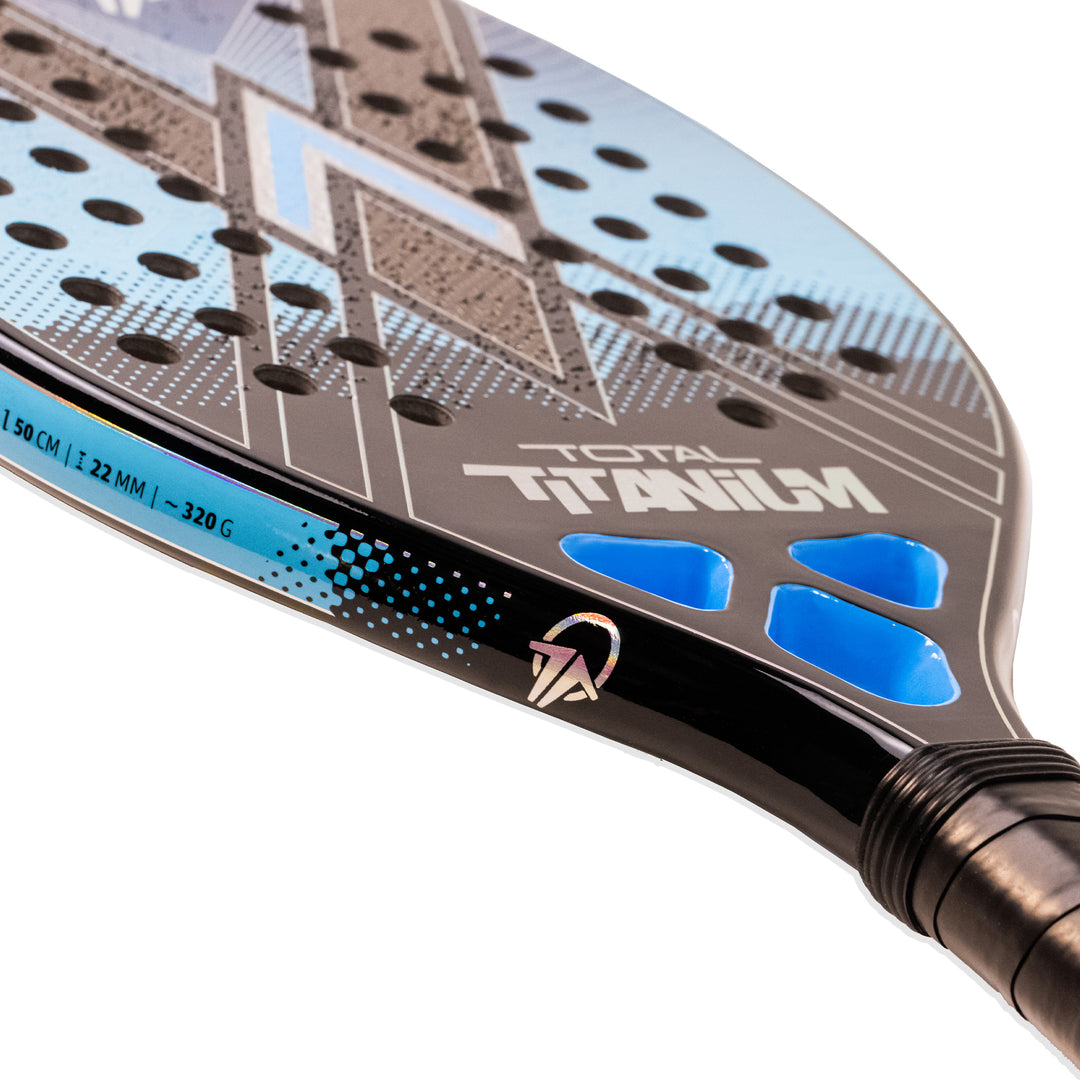 Kit Raquete Beach Tennis Total Titanium + Bola + Grip + Fita + Capa